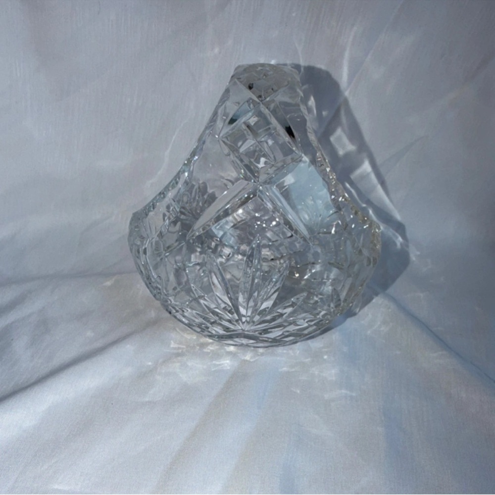 Vintage Hand-Cut Lead Crystal Basket Bowl – 6" Starburst & Diamond Design - Picture 3 of 11